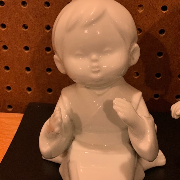Two Vintage Japanese Porcelain Child Figurines - Picture 8 of 8